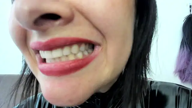 queen fetish online show from January 21, 2025, 9:36 pm