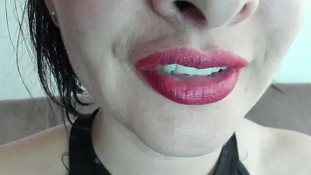 queen fetish online show from February 5, 2025, 10:44 pm