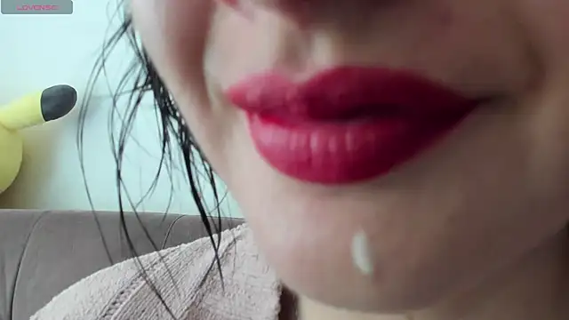 queen fetish online show from March 5, 2025, 3:29 pm