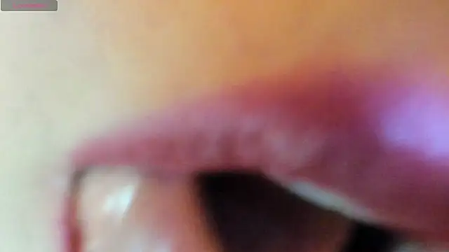 queen fetish online show from September 28, 2025, 4:34 pm