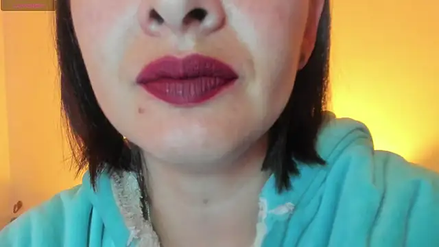 queen fetish online show from November 19, 2025, 10:37 am