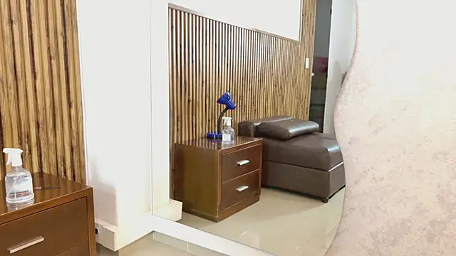 Snapshot of evelynjohnsoon chatting on November 21, 2025, 11:53 am evelynjohnsoon online show from November 21, 2025, 11:53 am