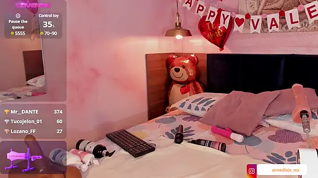 AnneDixie online show from February 13, 2025, 9:20 am