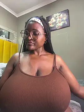 Snapshot of Bustygoddess32 chatting on January 31, 2025, 1:11 am Bustygoddess32 online show from January 31, 2025, 1:11 am