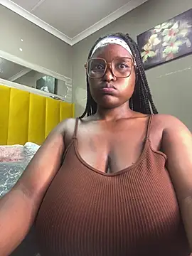 Snapshot of Bustygoddess32 chatting on January 31, 2025, 4:25 am Bustygoddess32 online show from January 31, 2025, 4:25 am