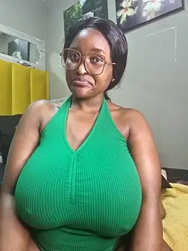 Snapshot of Bustygoddess32 chatting on February 19, 2025, 6:55 am Bustygoddess32 online show from February 19, 2025, 6:55 am