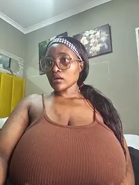 Snapshot of Bustygoddess32 chatting on February 28, 2025, 10:17 pm Bustygoddess32 online show from February 28, 2025, 10:17 pm