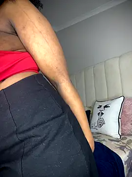 Snapshot of Bustygoddess32 chatting on November 18, 2025, 6:40 am Bustygoddess32 online show from November 18, 2025, 6:40 am