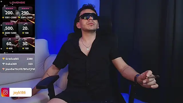 Snapshot of Jey_keler1 chatting on December 5, 2025, 10:35 am Jey keler1 online show from December 5, 2025, 10:35 am