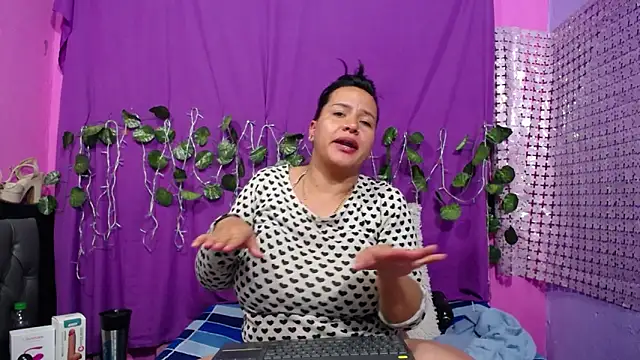 hazel 34 online show from February 12, 2025, 12:58 am