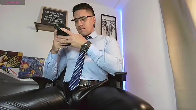 Thonydupont online show from October 18, 2025, 11:27 pm