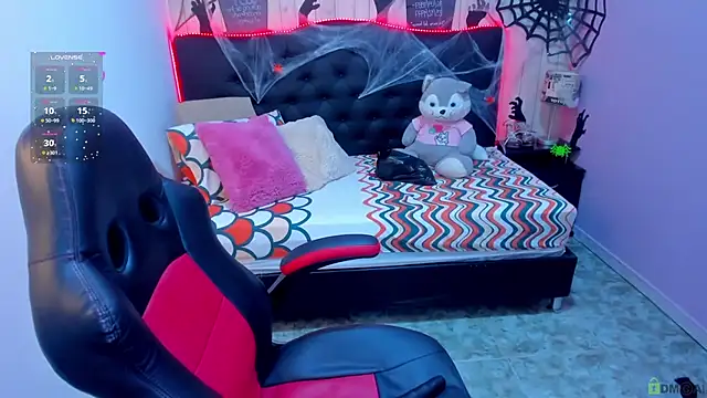 julieth love  online show from October 24, 2025, 1:07 pm