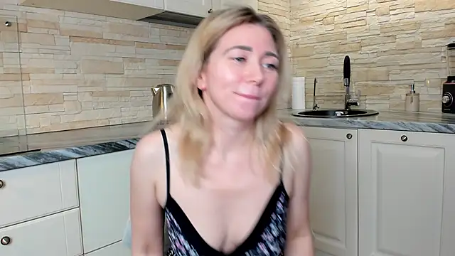 Snapshot of amanda___grey chatting on December 4, 2025, 4:48 pm amanda grey online show from December 4, 2025, 4:48 pm