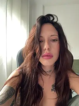 BellaGiaxx online show from November 17, 2025, 10:10 am