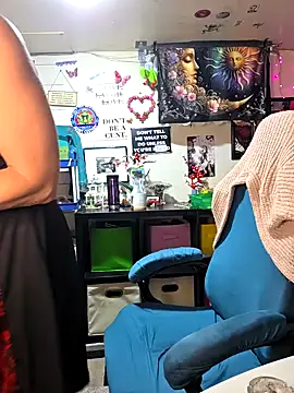 TrenaAnne online show from February 28, 2025, 6:31 pm