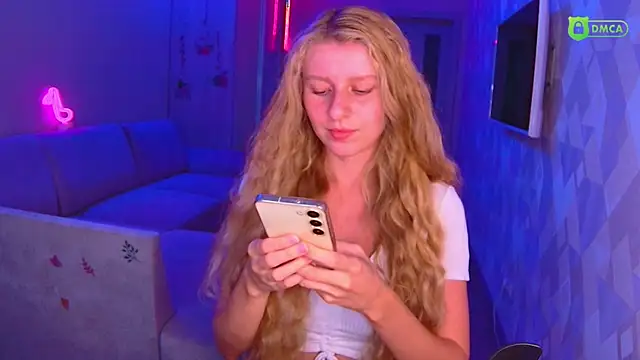 Snapshot of AmaliaQueen chatting on October 11, 2025, 2:15 pm AmaliaQueen online show from October 11, 2025, 2:15 pm