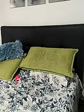 RachellGraham online show from February 12, 2025, 9:43 pm