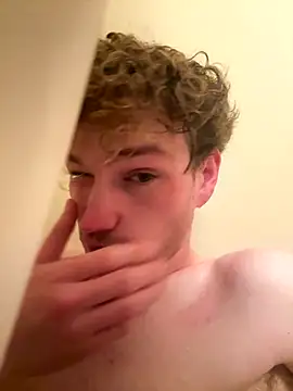 CreamyAustin online show from November 6, 2025, 2:12 am