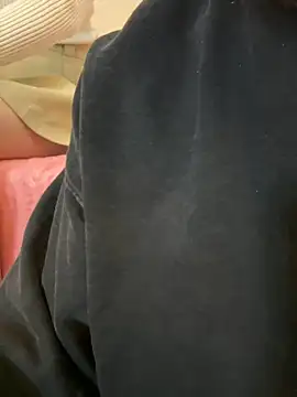 Snapshot of POCARI_SWEAT chatting on November 9, 2025, 5:28 am POCARI SWEAT online show from November 9, 2025, 5:28 am