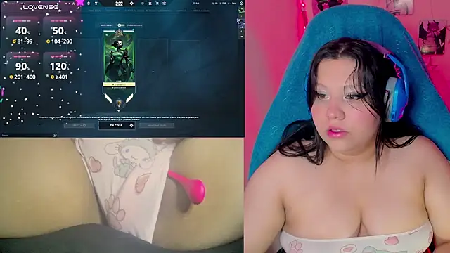 crystal7u7 online show from March 9, 2025, 4:44 pm