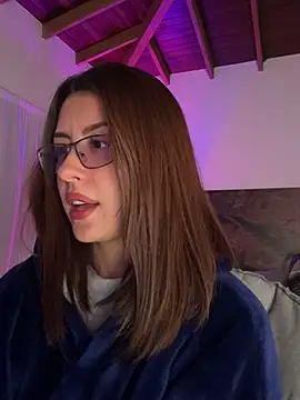 Snapshot of EmaSaenz chatting on March 3, 2025, 8:00 pm EmaSaenz online show from March 3, 2025, 8:00 pm