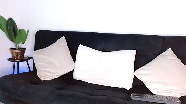 frank myles online show from December 3, 2025, 9:02 pm