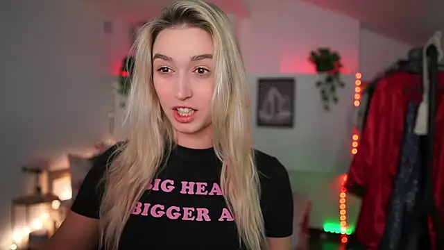 Snapshot of Alexis___Texas chatting on December 10, 2024, 10:47 pm Alexis Texas online show from December 10, 2024, 10:47 pm