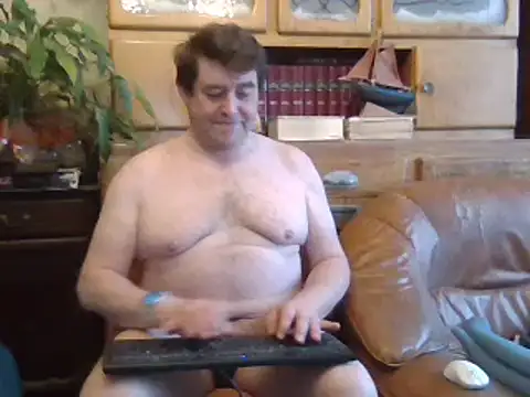 Snapshot of sympatrique chatting on December 9, 2024, 12:19 pm sympatrique online show from December 9, 2024, 12:19 pm