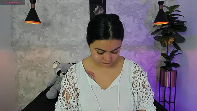 Snapshot of alina_stark chatting on February 5, 2025, 4:36 pm alina stark online show from February 5, 2025, 4:36 pm