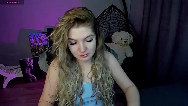 Snapshot of lily_williamss chatting on January 19, 2025, 12:17 am lily williamss online show from January 19, 2025, 12:17 am