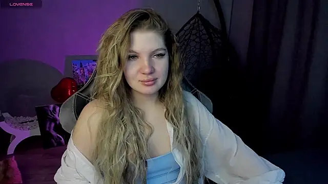 Snapshot of lily_williamss chatting on February 6, 2025, 12:11 am lily williamss online show from February 6, 2025, 12:11 am