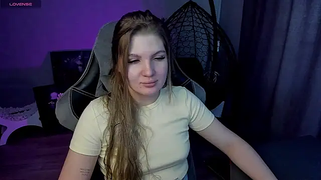 Snapshot of lily_williamss chatting on March 15, 2025, 6:36 am lily williamss online show from March 15, 2025, 6:36 am