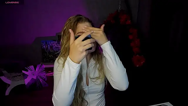 Snapshot of lily_williamss chatting on October 2, 2025, 1:01 am lily williamss online show from October 2, 2025, 1:01 am