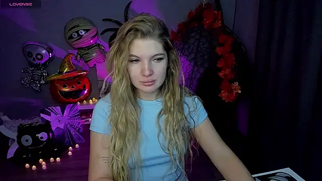 Snapshot of lily_williamss chatting on October 12, 2025, 12:20 am lily williamss online show from October 12, 2025, 12:20 am