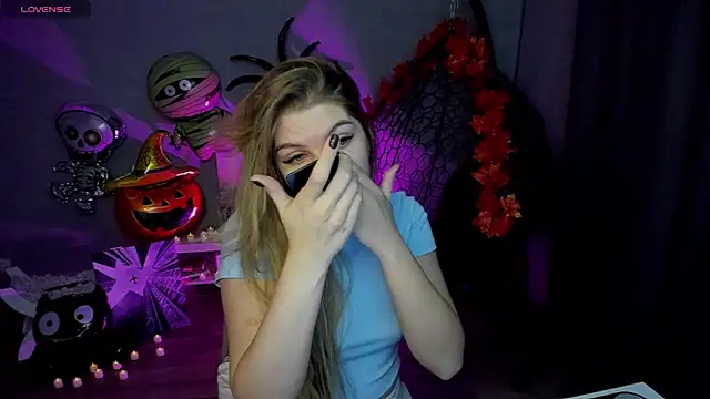 Snapshot of lily_williamss chatting on October 14, 2025, 12:44 am lily williamss online show from October 14, 2025, 12:44 am