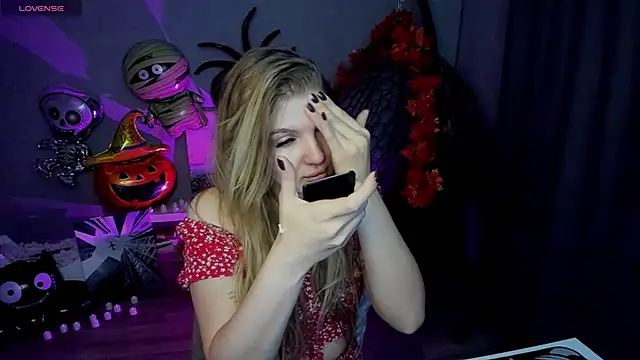 Snapshot of lily_williamss chatting on October 18, 2025, 12:24 am lily williamss online show from October 18, 2025, 12:24 am