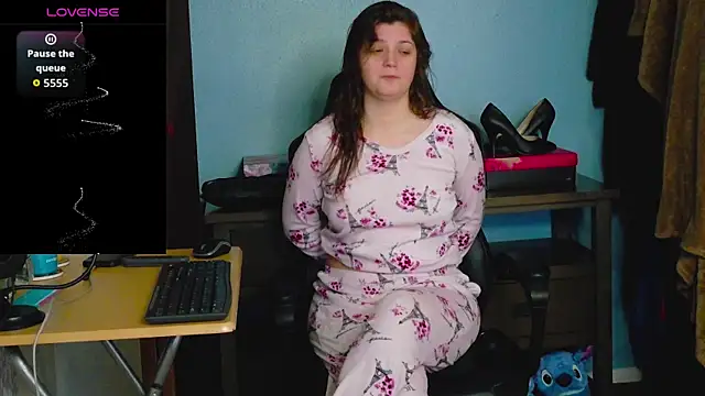 TreeJeanne online show from November 20, 2025, 3:18 am