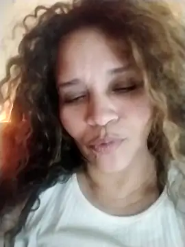 Snapshot of Alma_Sexyy chatting on November 2, 2025, 11:18 pm Alma Sexyy online show from November 2, 2025, 11:18 pm