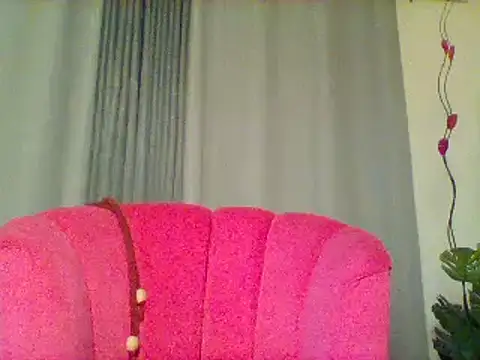 Snapshot of Queeen_model chatting on March 13, 2025, 6:01 pm Queeen model online show from March 13, 2025, 6:01 pm