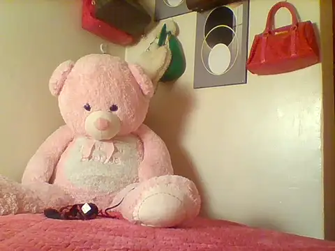 Snapshot of Queeen_model chatting on October 10, 2025, 5:12 pm Queeen model online show from October 10, 2025, 5:12 pm