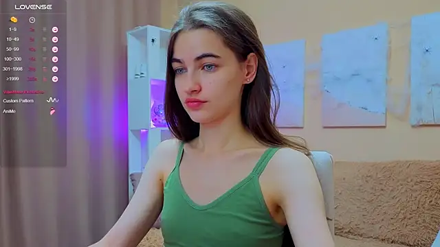 Snapshot of AstoriyaNight chatting on November 9, 2025, 4:11 am AstoriyaNight online show from November 9, 2025, 4:11 am