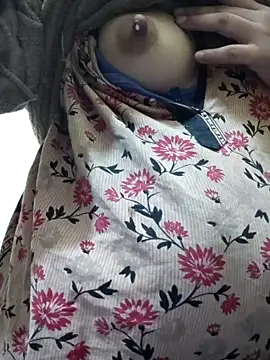 Snapshot of Aaradhya chatting on December 8, 2024, 1:02 am Aaradhya online show from December 8, 2024, 1:02 am