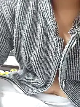 Snapshot of Aaradhya chatting on December 27, 2024, 4:04 am Aaradhya online show from December 27, 2024, 4:04 am