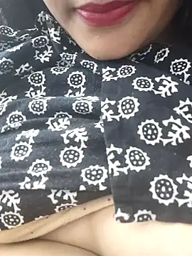 Snapshot of Aaradhya chatting on February 16, 2025, 10:10 am Aaradhya online show from February 16, 2025, 10:10 am