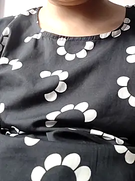 Snapshot of Aaradhya chatting on February 19, 2025, 4:12 am Aaradhya online show from February 19, 2025, 4:12 am