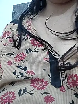 Snapshot of Aaradhya chatting on March 18, 2025, 4:04 am Aaradhya online show from March 18, 2025, 4:04 am