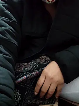 Snapshot of Aaradhya chatting on December 14, 2025, 3:45 am Aaradhya online show from December 14, 2025, 3:45 am