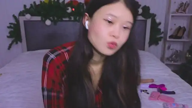 Tina Kim  online show from December 14, 2024, 8:13 am