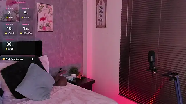 Snapshot of Nathaly-Lopez chatting on January 31, 2025, 1:45 pm Nathaly-Lopez online show from January 31, 2025, 1:45 pm