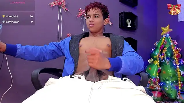 Snapshot of Noah_Smith04 chatting on December 30, 2024, 6:16 pm Noah Smith04 online show from December 30, 2024, 6:16 pm